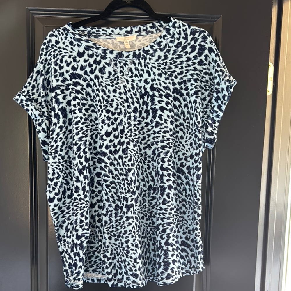 Stylish Black and White Women's Top